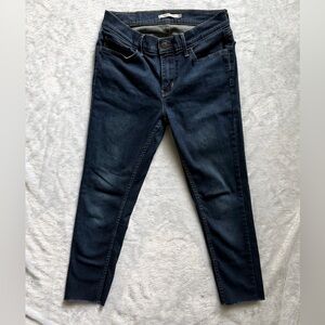 Like New! Levi’s 710 Super Skinny Dark Jeans Size 29 Casual